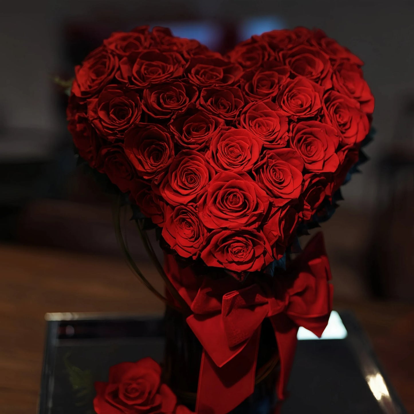 LULU ROSÉE Eternal Rose Garden Heart Bouquet, Close-Up of 3D Red Preserved Roses with Velvet Bow