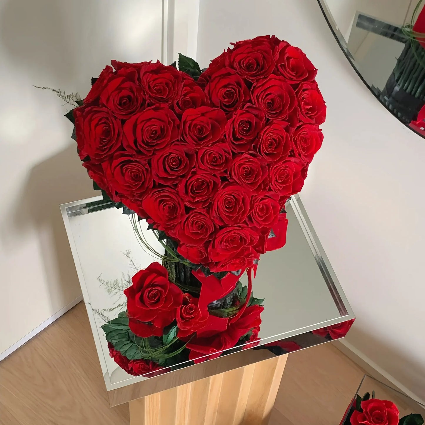 LULU ROSÉE Eternal Rose Garden Heart Bouquet, 3D Red Roses on Wooden Table