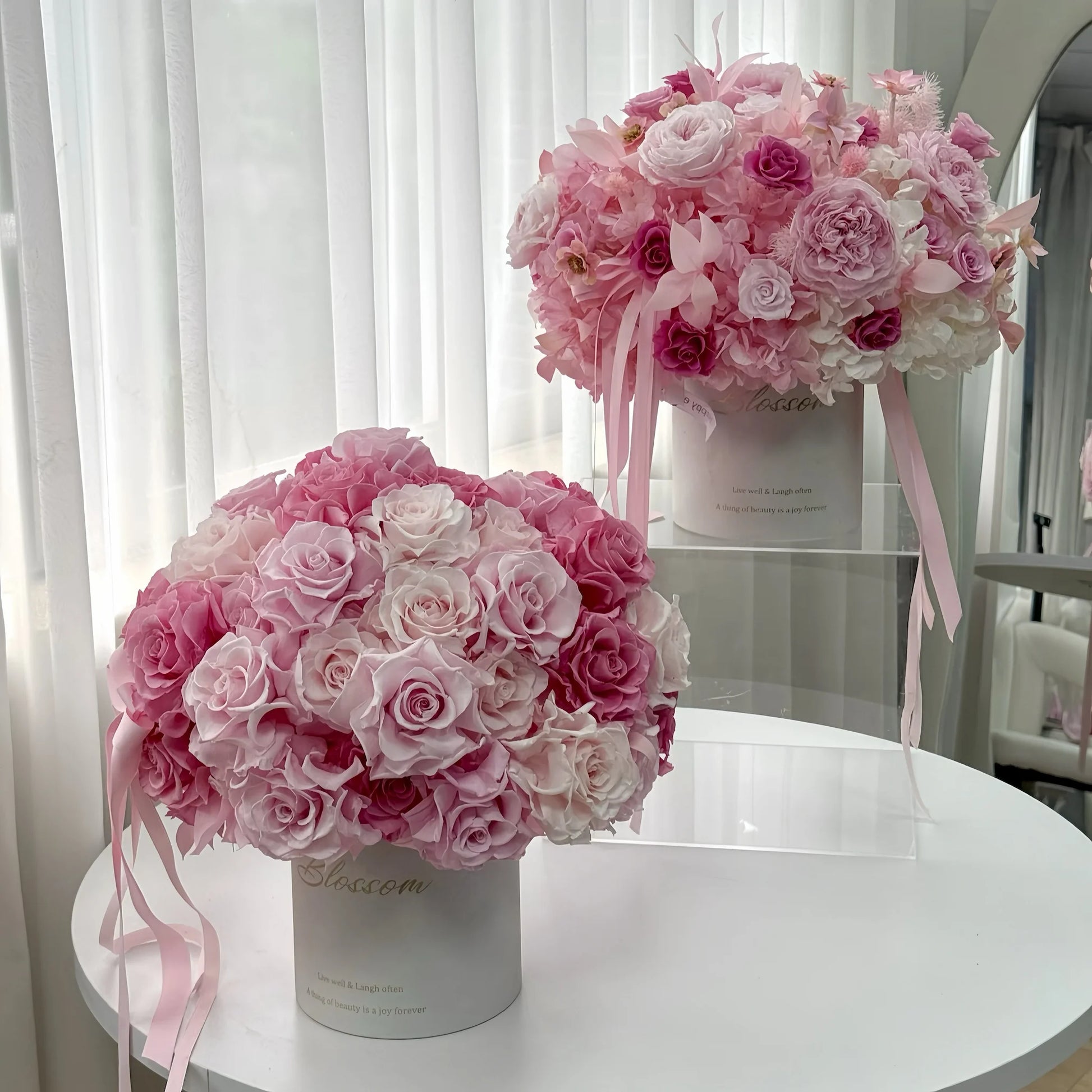 LULU ROSÉE Monochrome Pink Rose Garden Bucket, Dual Display of Small and Large Preserved Rose Hug Buckets